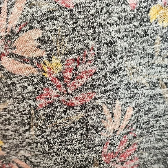 cameo Heathered Gray Floral Tunic with Pink and Yellow Accents - Picture 3 of 5